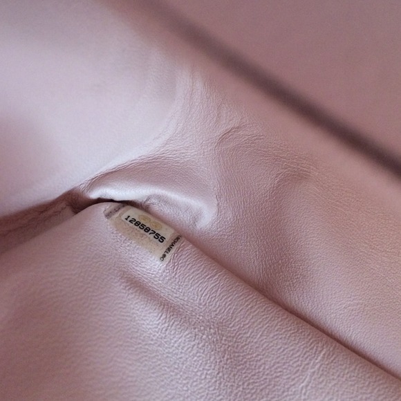 🚫SOLD🚫Chanel Pink Chanel Reissue Flap. - Picture 4 of 4