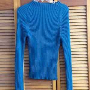 XOXO Turquoise Sweater Size Small