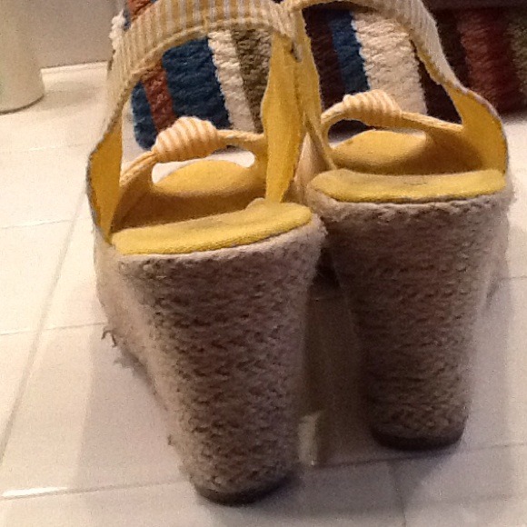 Traded*****Cute yellow shoes need a good home. - Picture 2 of 3
