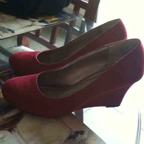 Red wedges