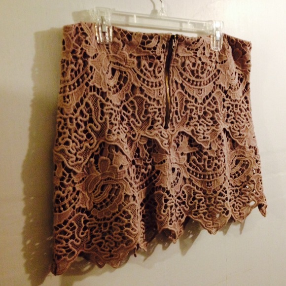 SOLD ⚡️BEAUTIFUL CROCHET FALL SKIRT!!⚡️