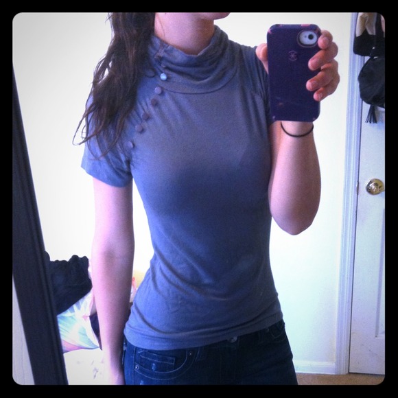 SOLD** Grey short sleeve turtle neck