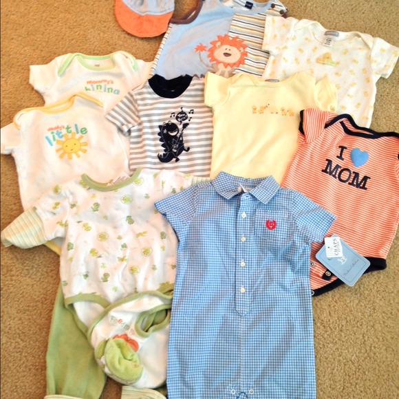 🚫🚫SOLD 🚫🚫12 piece Baby boy close bundle