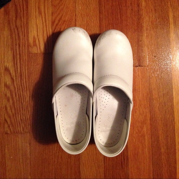 *Price reduced! Must go!* White official Danskos