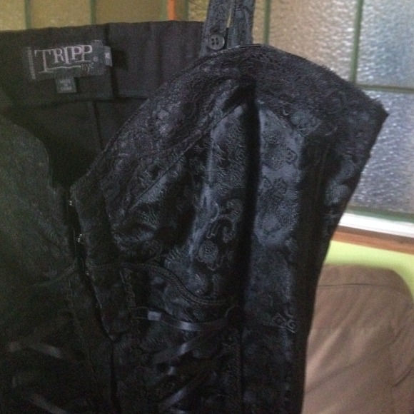 🚫SOLD IN BUNDLE🚫 Real Tripp NYC corset - Picture 3 of 4