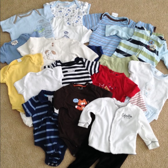 🚫🚫SOLD🚫🚫21 pieces boy 6-9 month clothing.