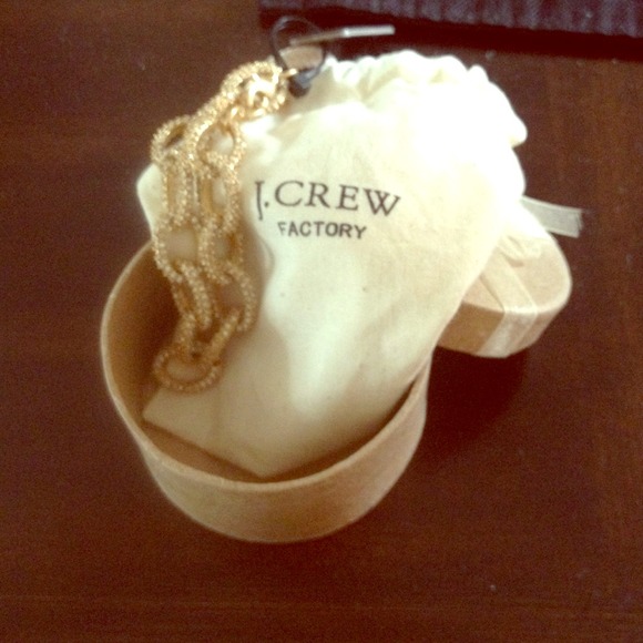 Sold !!!!🌟J Crew Chain Gold Braclet w/ stones.🌟