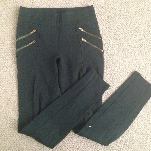 Zara, hunter green, leggings with gold zippers.