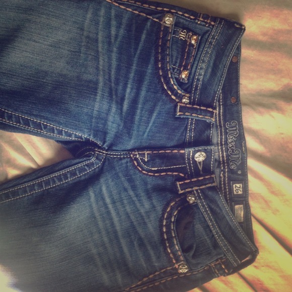 Wayyyy to small for my booty lol
