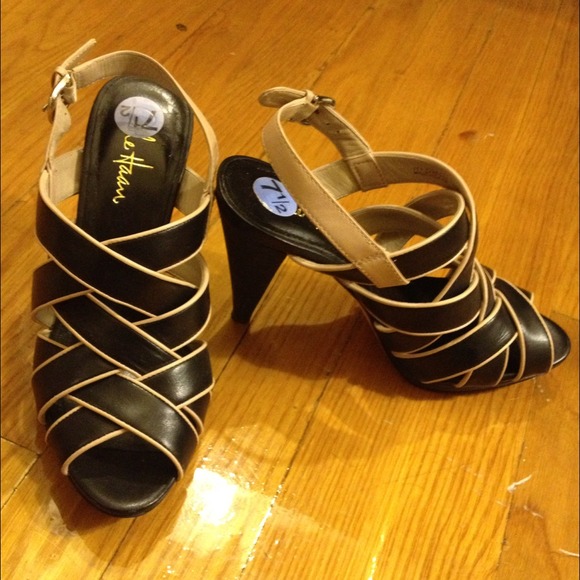 ❤ Cole Haan - Black/Tan Heels ❤