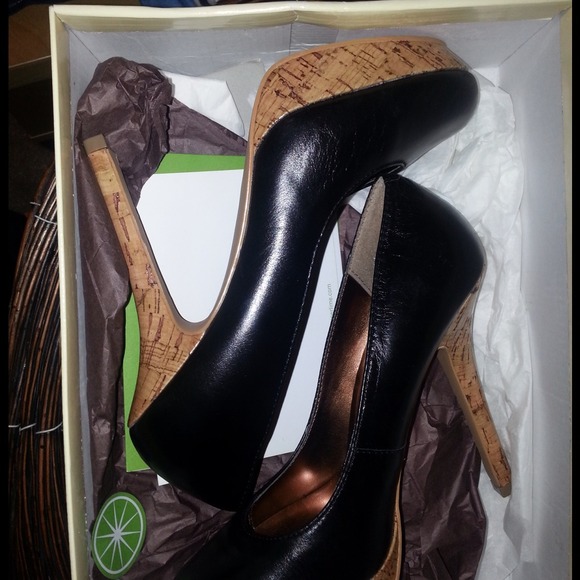 Brand new heels - Picture 2 of 2