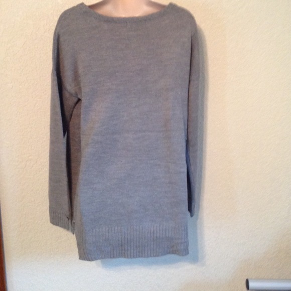 🎀SOLD IN BUNDLE🎀Gorgeous Zebra Sweater - Picture 2 of 2