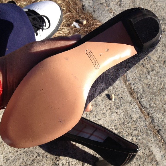 ✨Coach black heels✨ ⚠️on sale ⚠️ - Picture 3 of 4