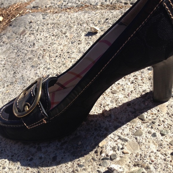 ✨Coach black heels✨ ⚠️on sale ⚠️ - Picture 4 of 4