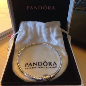 ✨RESERVED for klsamford✨Brand new Pandora bracelet