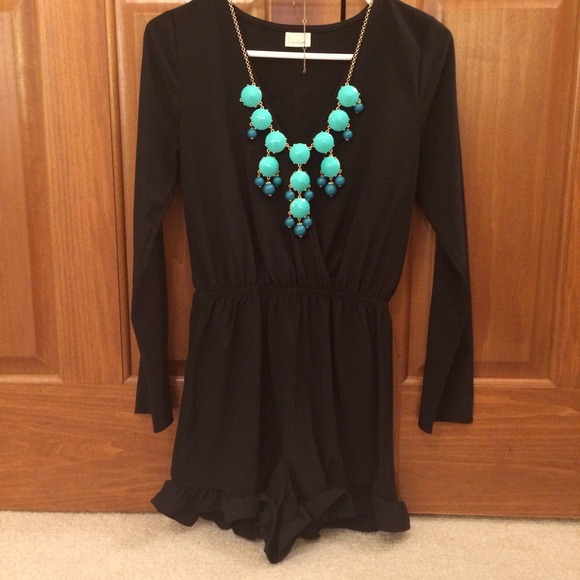 ❌❌TRADED❌❌ NWOT Black romper