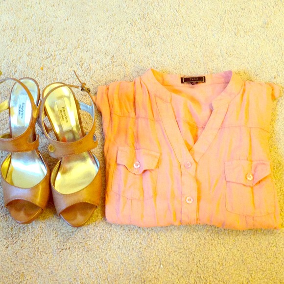 Sleeveless salmon blouse:)) - Picture 1 of 2