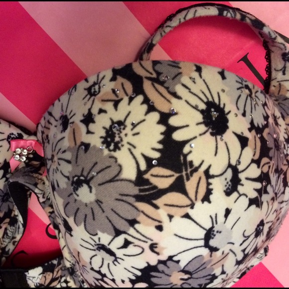 🎀 Victoria's Secret Bra 🎀 - Picture 4 of 4
