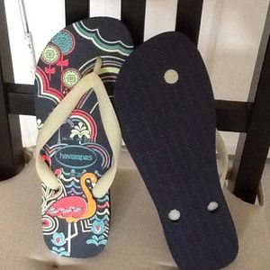 New Havaiana glow in the dark flip flops size 7/8