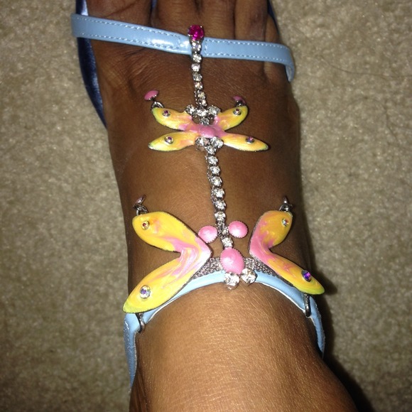 Shoes - Picture 2 of 4