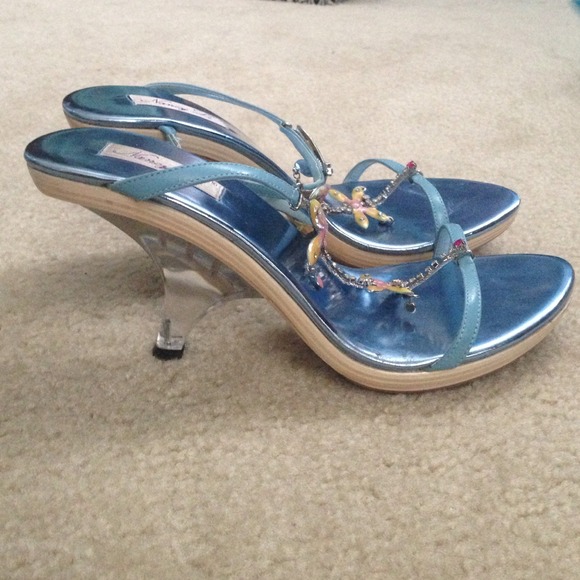 Shoes - Picture 4 of 4