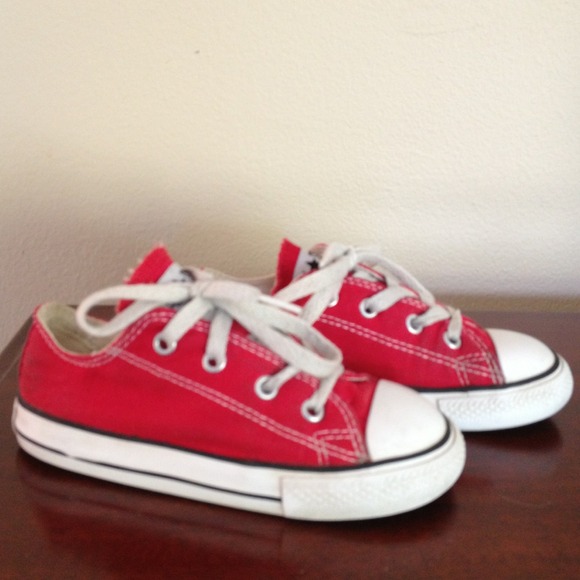 💢For @jt20 💢All Star Converse girls size 9
