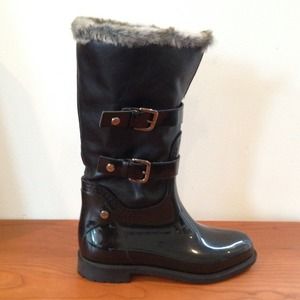 Stuart Weitzman Snowflake Boot Size 6-6.5