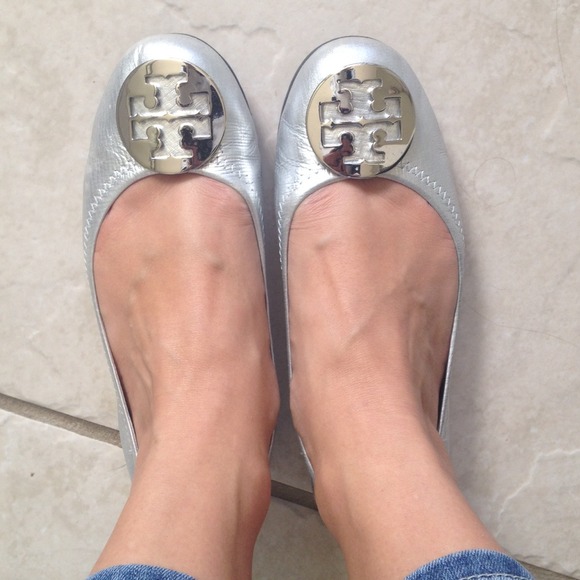 **RESERVED**Tory Burch Flats size 7