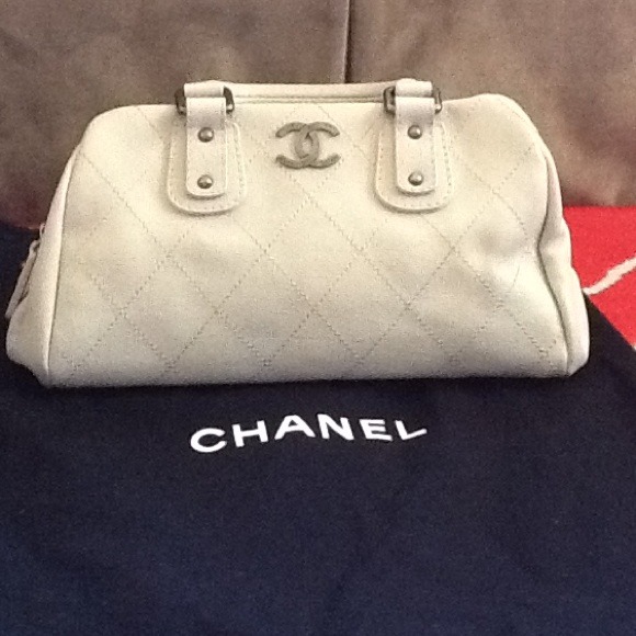Chanel white leather purse