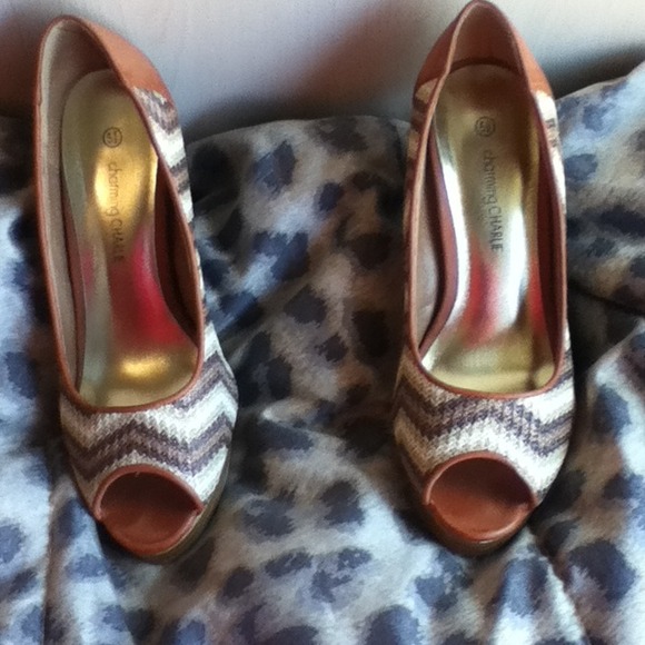 Heels - Picture 2 of 3