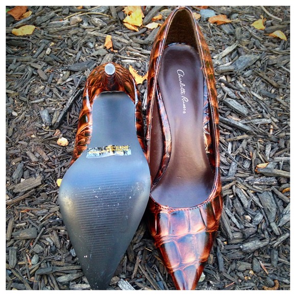 ❌BUNDLED❌🎉ⒽⓄⓈⓉⓅⒾⒸⓀ🎉🎉Ⓒⓗⓐⓡⓛⓞⓣⓣⓔ Ⓡⓤⓢⓢⓔ Croc heels - Picture 3 of 4