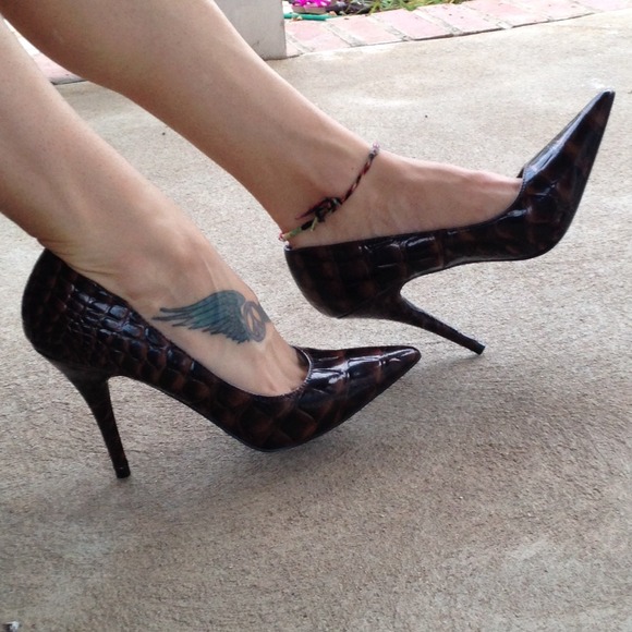 ❌BUNDLED❌🎉ⒽⓄⓈⓉⓅⒾⒸⓀ🎉🎉Ⓒⓗⓐⓡⓛⓞⓣⓣⓔ Ⓡⓤⓢⓢⓔ Croc heels - Picture 4 of 4