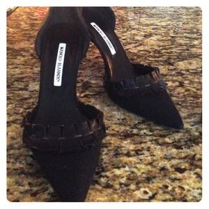 🎉SOLD🎉! Manolo Blahnik Ordido Ruffle d'Orsay