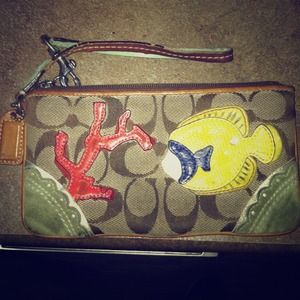 🐠Limited Edition Coach wristlet🐠