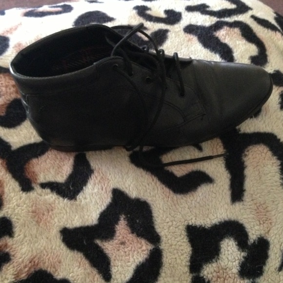 🌀🌀SOLD🌀🌀🎀Cute black boot👢