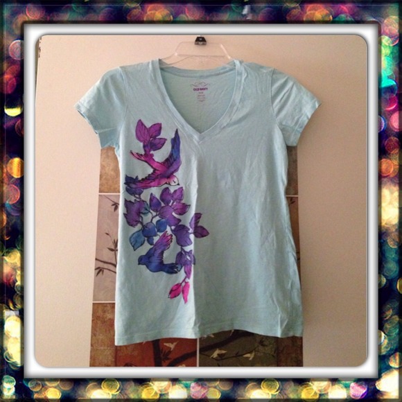 🚫donated🚫Very pretty tshirt