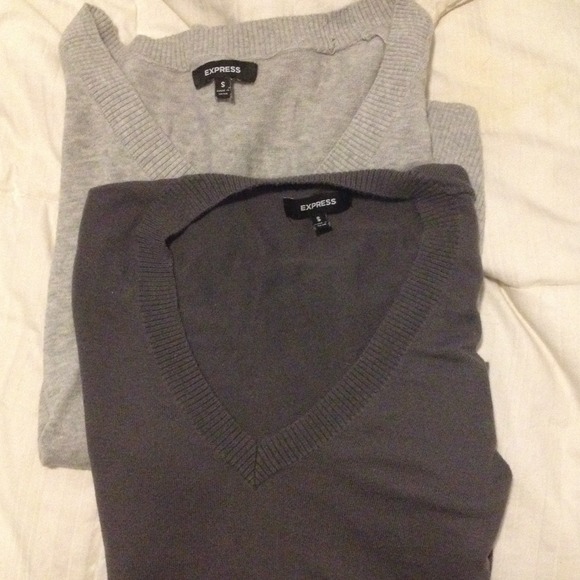 V neck long sleeve express shirt!