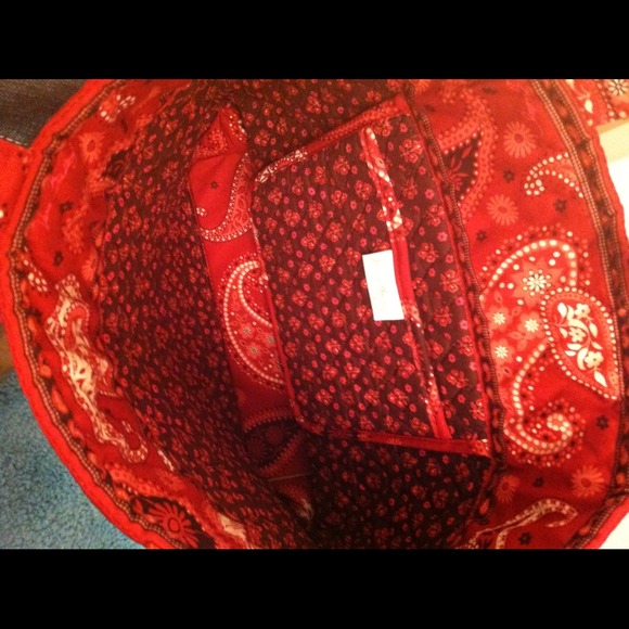 Vera Bradley purse/tote NEVER USED. - Picture 2 of 3