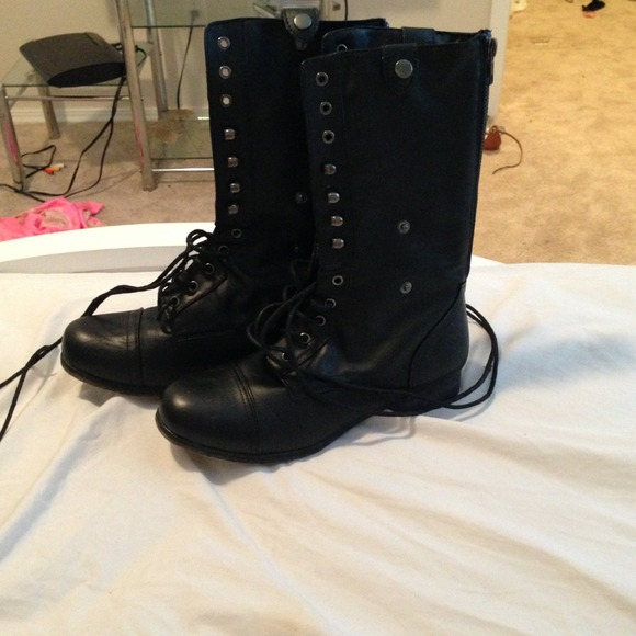 Black boots never worn
