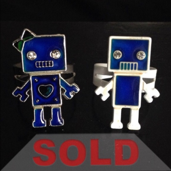 ❌❌SOLD❌❌ Boy and girl robot mood rings - Picture 1 of 2