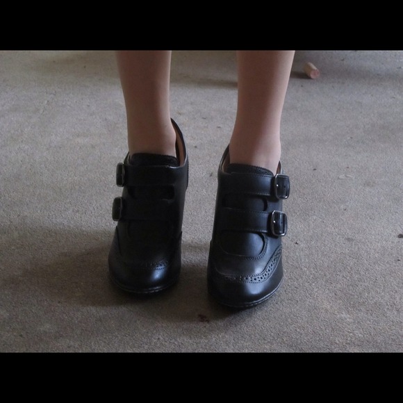 BRAND NEW shoes!!! - Picture 2 of 3