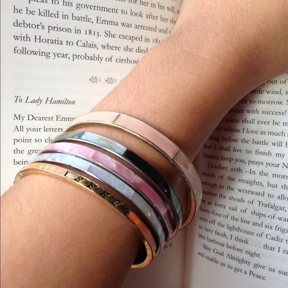 💢BUNDLED💢Bundle of Bangles! - Picture 3 of 4