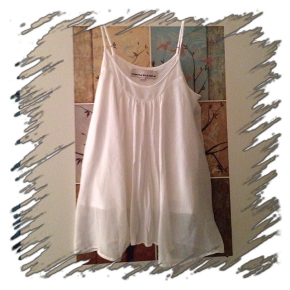 🚫sold🚫White flowy light top