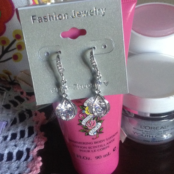 Jewelry - Diamond earrings💎