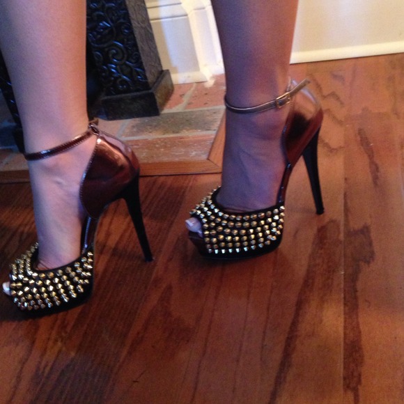 Steve Madden Shoes - SALE!! Steve Madden Spiked Platforms