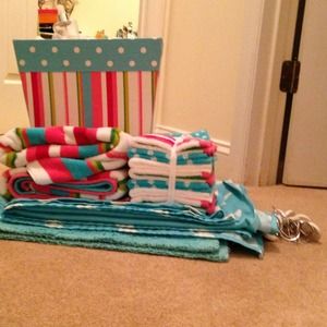 Almost Full bathroom set from Target for macyrud