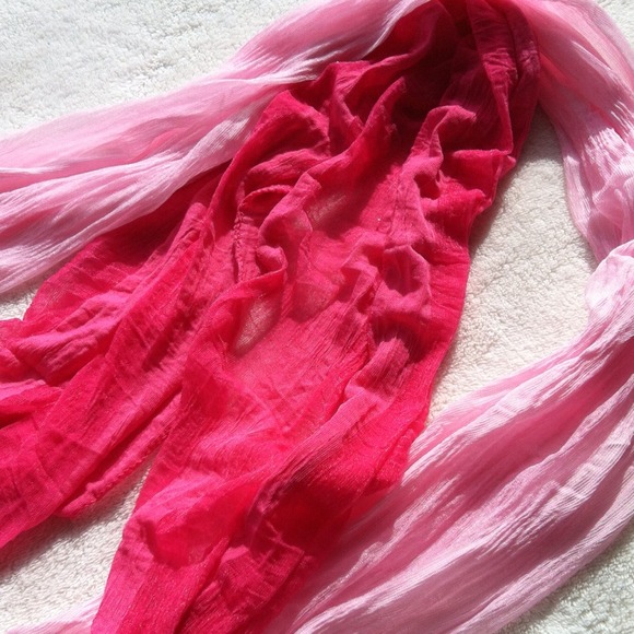 >>Sold In Bundle<<  Cute Pink/Light Pink Scarves - Picture 2 of 4