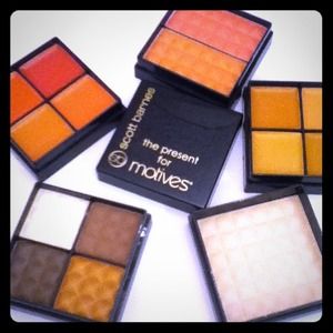 Motives "The Present" stackable makeup