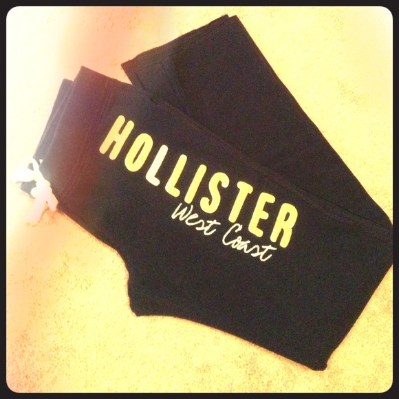Bundled Hollister Sweat Pants coach key fob