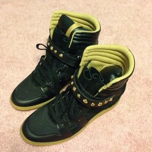 Black wedge sneakers from ZARA